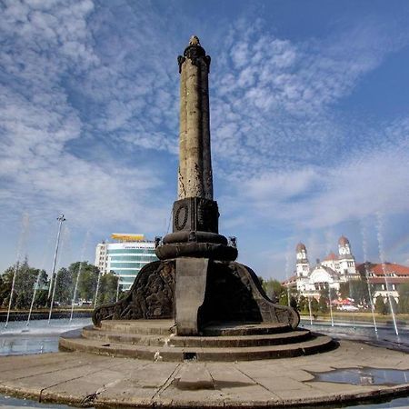 New Mira Hotel Semarang Bagian luar foto