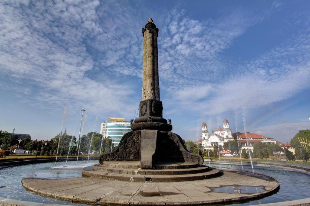New Mira Hotel Semarang Bagian luar foto