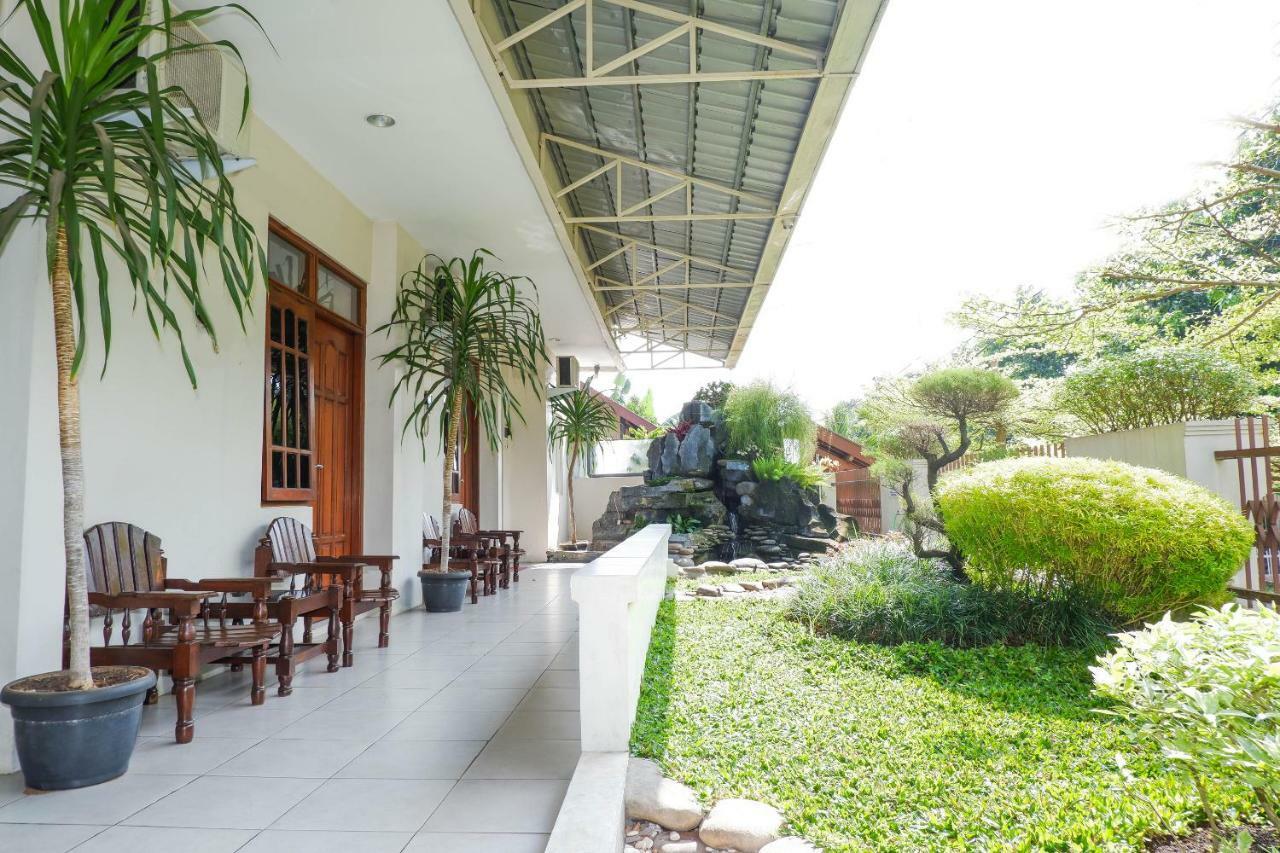 New Mira Hotel Semarang Bagian luar foto